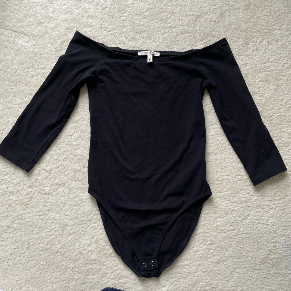 Express black off the shoulder quarter sleeve bodysuit (size x-small)